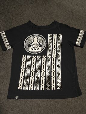 Akademiks Black Tee with White Greek Key Graphic